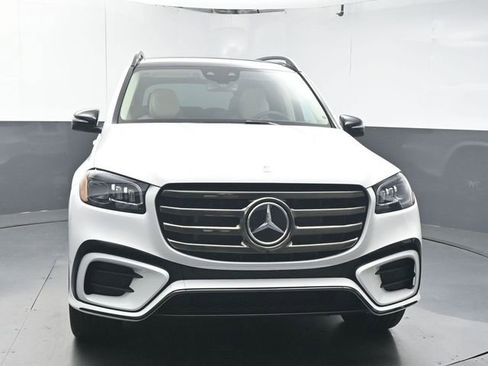 Used 2026 Mercedes-Benz GLS 450 4MATIC image 3