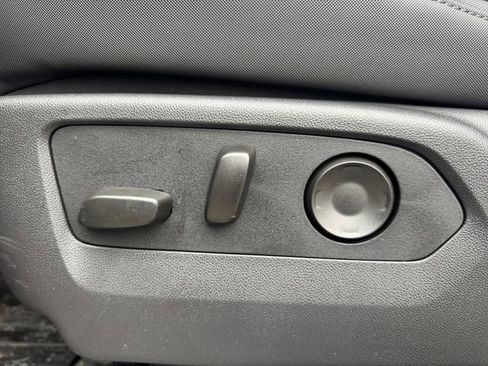 New 2025 GMC Hummer EV 2X w/ LPO, Sport Package image 28