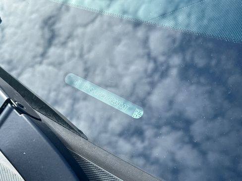 Used 2019 Chevrolet Suburban Premier AWD/4WD image 23