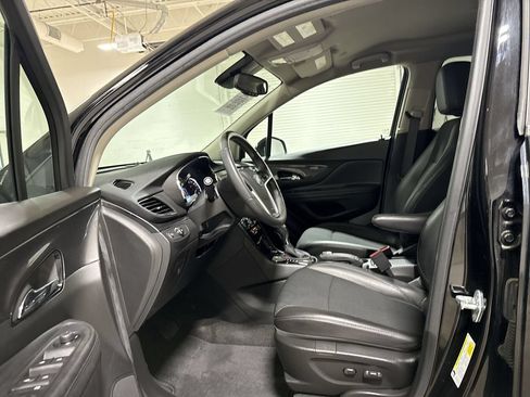 Used 2022 Buick Encore Preferred w/ Safety Package FWD image 19