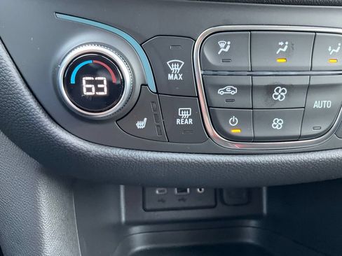 Used 2024 Chevrolet Equinox LT AWD/4WD image 10