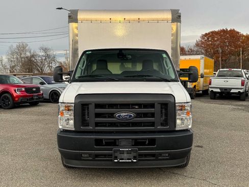 Used 2024 Ford E-350 and Econoline 350 Super Duty w/ Driver's Safety Package image 8