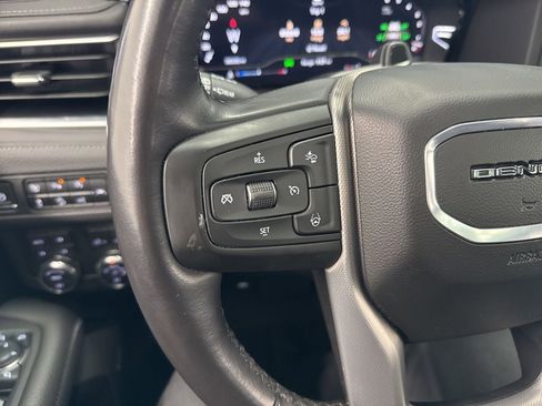 Used 2024 GMC Yukon XL Denali w/ Advanced Technology Package image 23