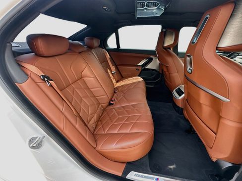 Certified 2024 BMW 760i xDrive w/ Premium Package 2 AWD/4WD image 28