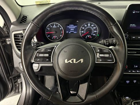 Used 2022 Kia Seltos EX image 20