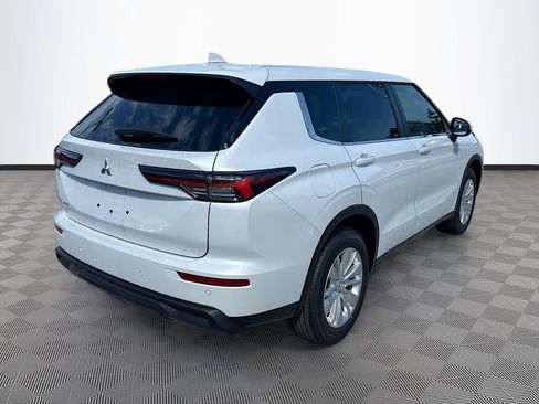 New 2026 Mitsubishi Outlander ES FWD image 7