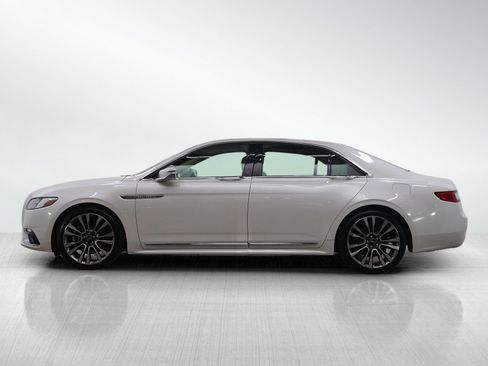 Used 2017 Lincoln Continental Select w/ Climate Package image 2