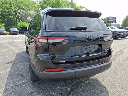 Used 2023 Jeep Grand Cherokee L Laredo AWD/4WD image 8