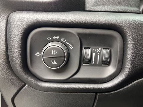 New 2026 RAM 2500 Laramie AWD/4WD image 11