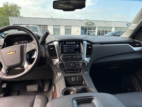 Used 2019 Chevrolet Tahoe LT w/ Off-Road Package AWD/4WD image 13