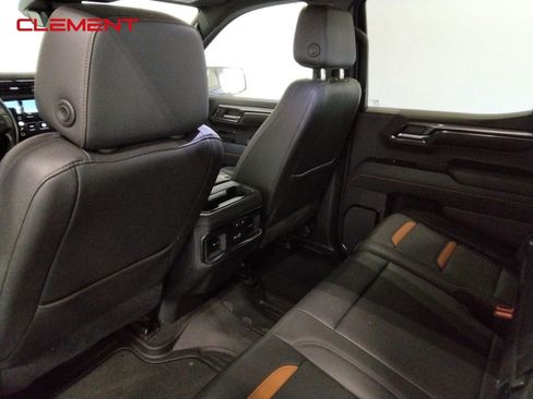 Used 2022 GMC Sierra 1500 AT4 w/ AT4 Premium Package image 32