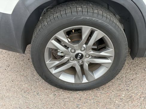 Used 2021 Kia Seltos S FWD image 11