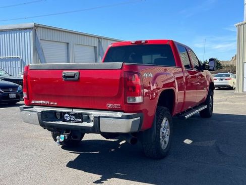 Used 2011 GMC Sierra 2500 SLE w/ SLE Preferred Package AWD/4WD image 9