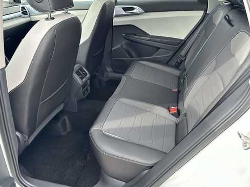 New 2025 Volkswagen Taos SE AWD/4WD image 8