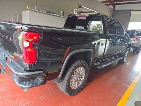 Used 2020 Chevrolet Silverado 2500 High Country w/ Z71 Off-Road Package AWD/4WD image 4
