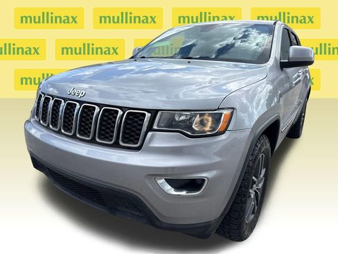 Used 2018 Jeep Grand Cherokee Laredo image 10