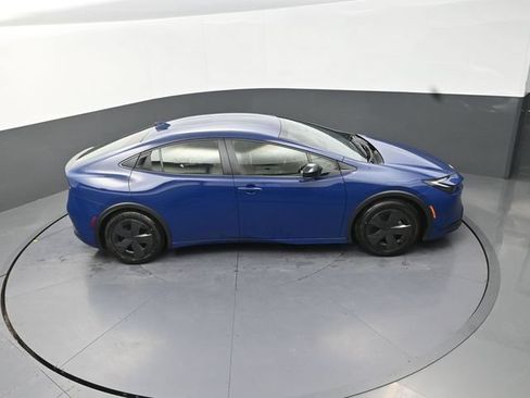 Used 2025 Toyota Prius LE FWD image 29