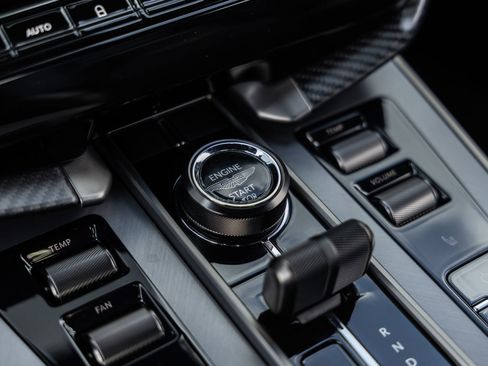 Used 2025 Aston Martin Vanquish image 51