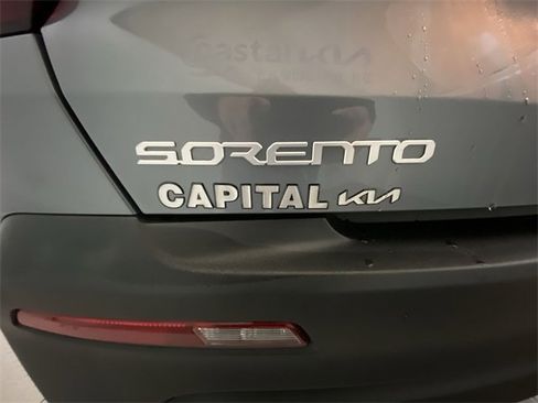 Used 2023 Kia Sorento LX image 26