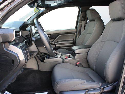 Used 2024 Toyota Tacoma SR5 AWD/4WD image 16