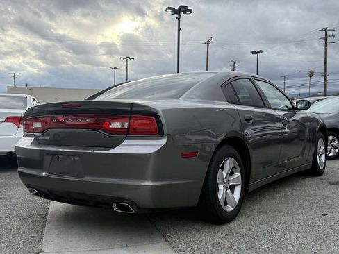 Used 2012 Dodge Charger SE RWD image 28