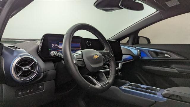 Used 2025 Chevrolet Equinox EV LT FWD image 23