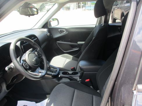 Used 2022 Kia Soul S FWD image 14