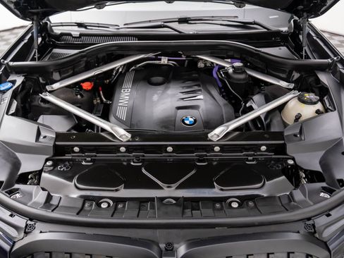 Certified 2024 BMW X7 xDrive40i w/ Executive Package image 33
