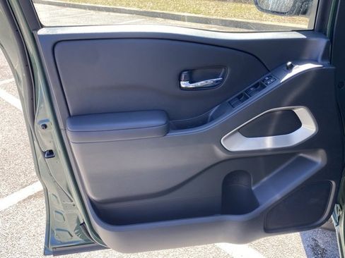 New 2025 Nissan Frontier SV image 12