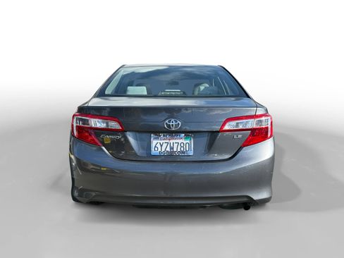 Used 2012 Toyota Camry LE image 4