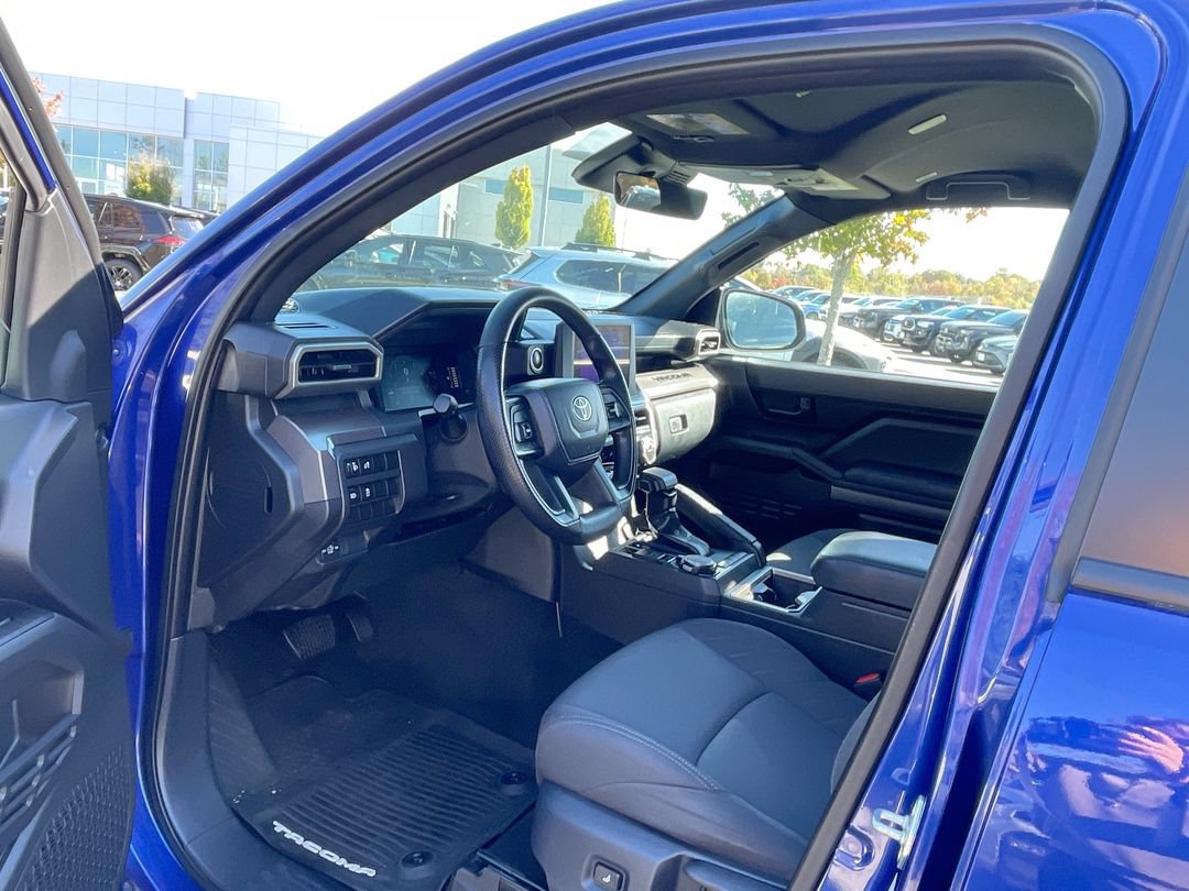 Certified 2024 Toyota Tacoma SR5 AWD/4WD image 11