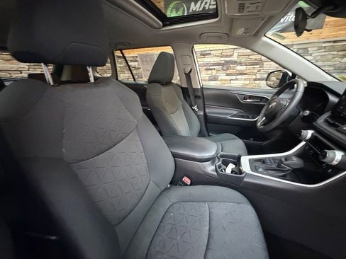Used 2020 Toyota RAV4 XLE w/ Convenience Package AWD/4WD image 15