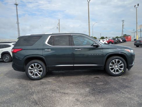 Used 2018 Chevrolet Traverse Premier FWD image 3
