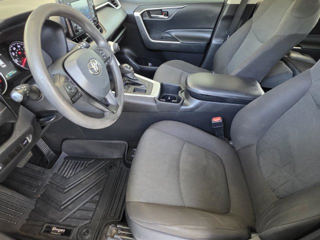 Used 2022 Toyota RAV4 XLE w/ Convenience Package FWD image 6