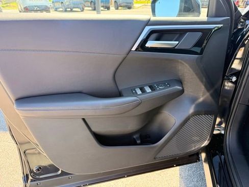 New 2026 Nissan Rogue SL AWD/4WD image 9