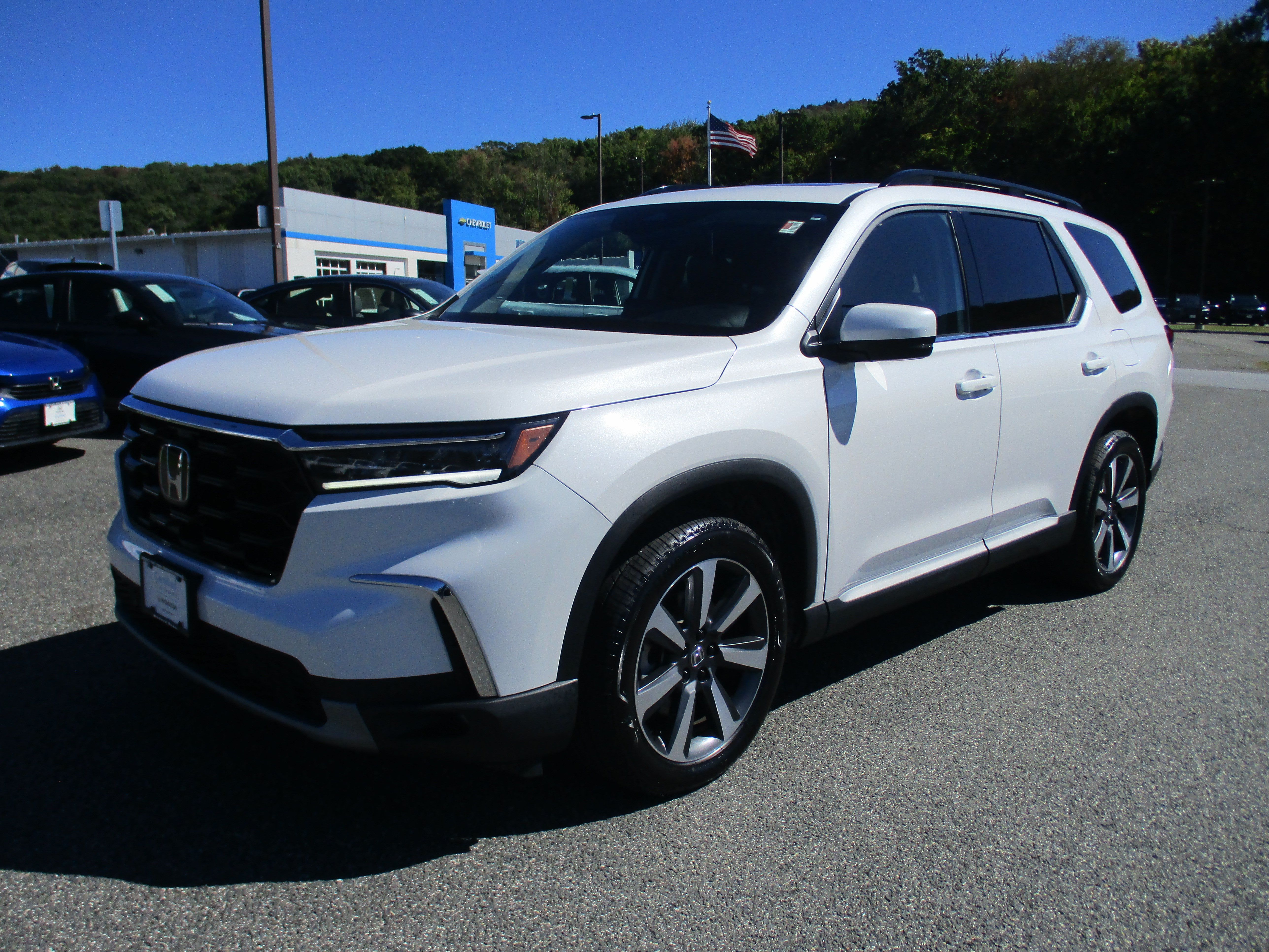Certified 2025 Honda Pilot Touring image 1