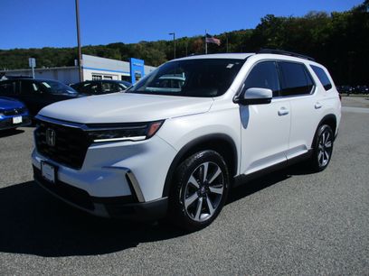 Certified 2025 Honda Pilot Touring
