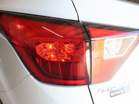 Used 2019 Ford Escape SE image 23