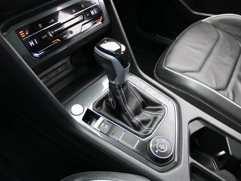 Certified 2023 Volkswagen Tiguan SEL R-Line image 20