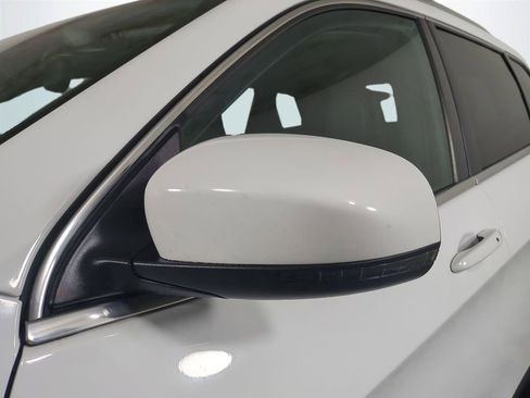 Used 2019 Jeep Cherokee Limited image 12