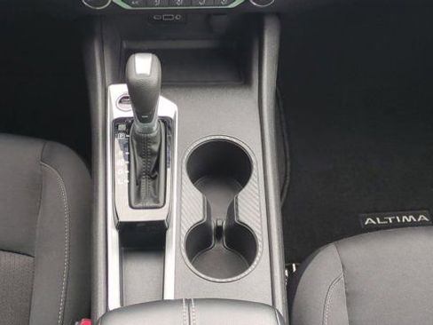 Used 2025 Nissan Altima 2.5 SV image 14