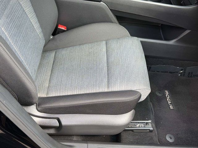 Used 2023 Nissan Rogue SV AWD/4WD image 11