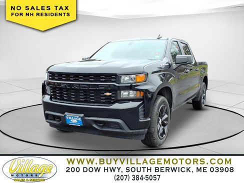Used 2019 Chevrolet Silverado 1500 Custom w/ Custom Value Package AWD/4WD image 3