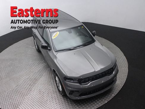 Used 2025 Dodge Durango GT RWD image 4