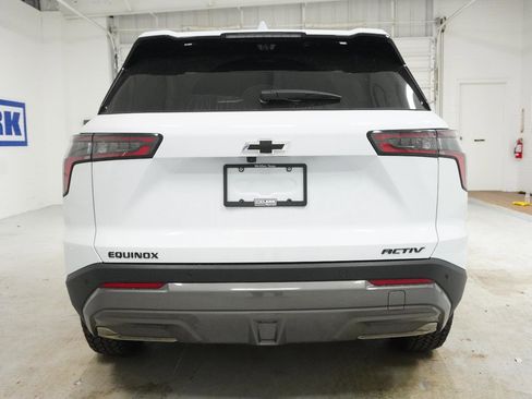 New 2026 Chevrolet Equinox ACTIV w/ Convenience Package III FWD image 6