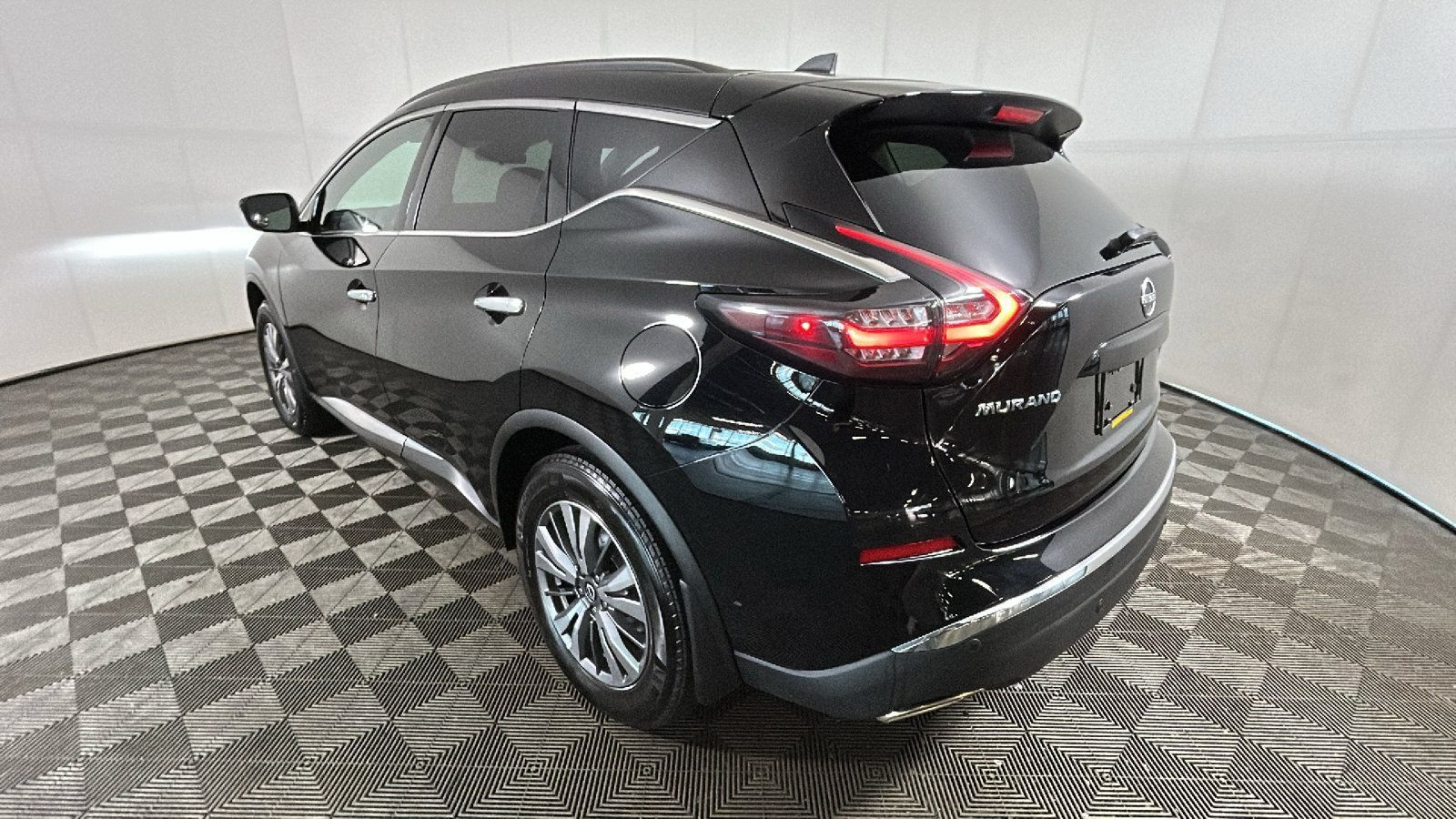 Used 2023 Nissan Murano S AWD/4WD image 5