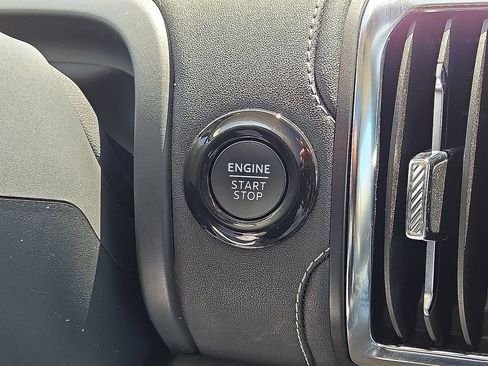 Used 2025 Ford Expedition Platinum AWD/4WD image 34