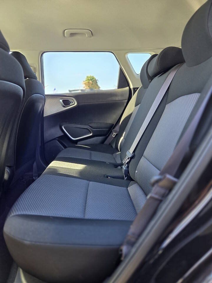Used 2022 Kia Soul LX FWD image 13