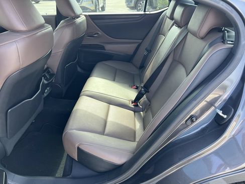 Used 2022 Lexus ES 350 w/ Premium Package FWD image 9