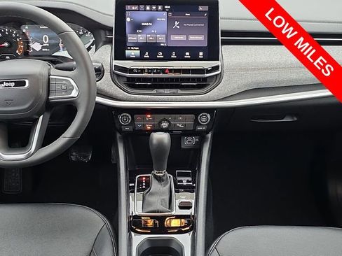 Certified 2024 Jeep Compass Latitude image 27